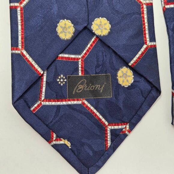 BRIONI SILK TIE BLACK RED BLUE GEOMETRIC SATIN REGAL ITALY 4" X 63" LONG - Picture 5 of 5